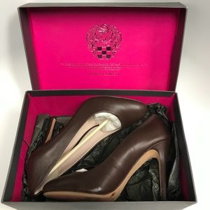 Vince Camuto Heels - Chestnut/Brown